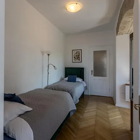 Apartment The Heart Of